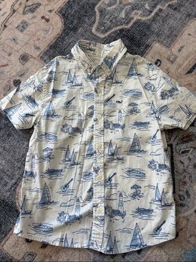 Vineyard vines kids.Button-Up Shirt - Blue on Cream, size 7 super cute!